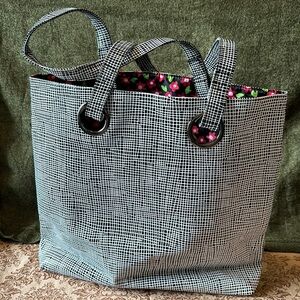 Mary Kay black and white textured print over-sized tote bag NWT